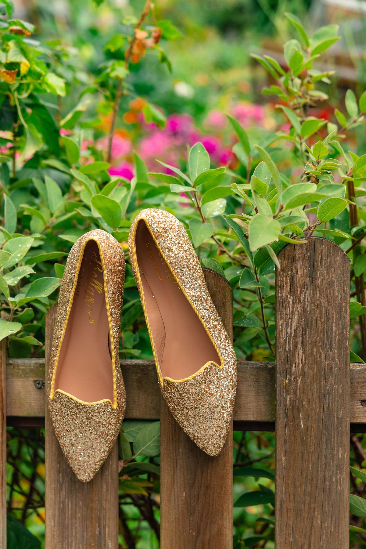 Platino Glitter Pointy Loafer