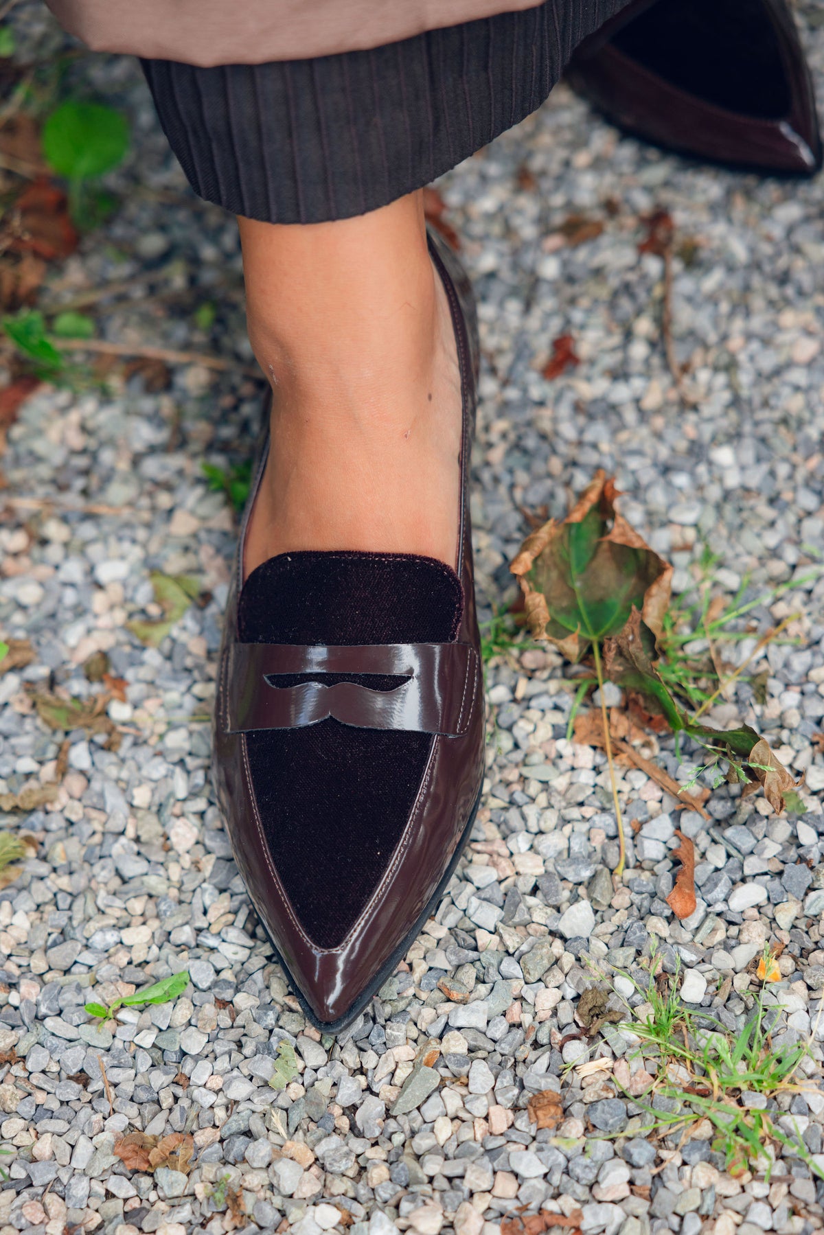 T.Moro Lack Velvet Pointy